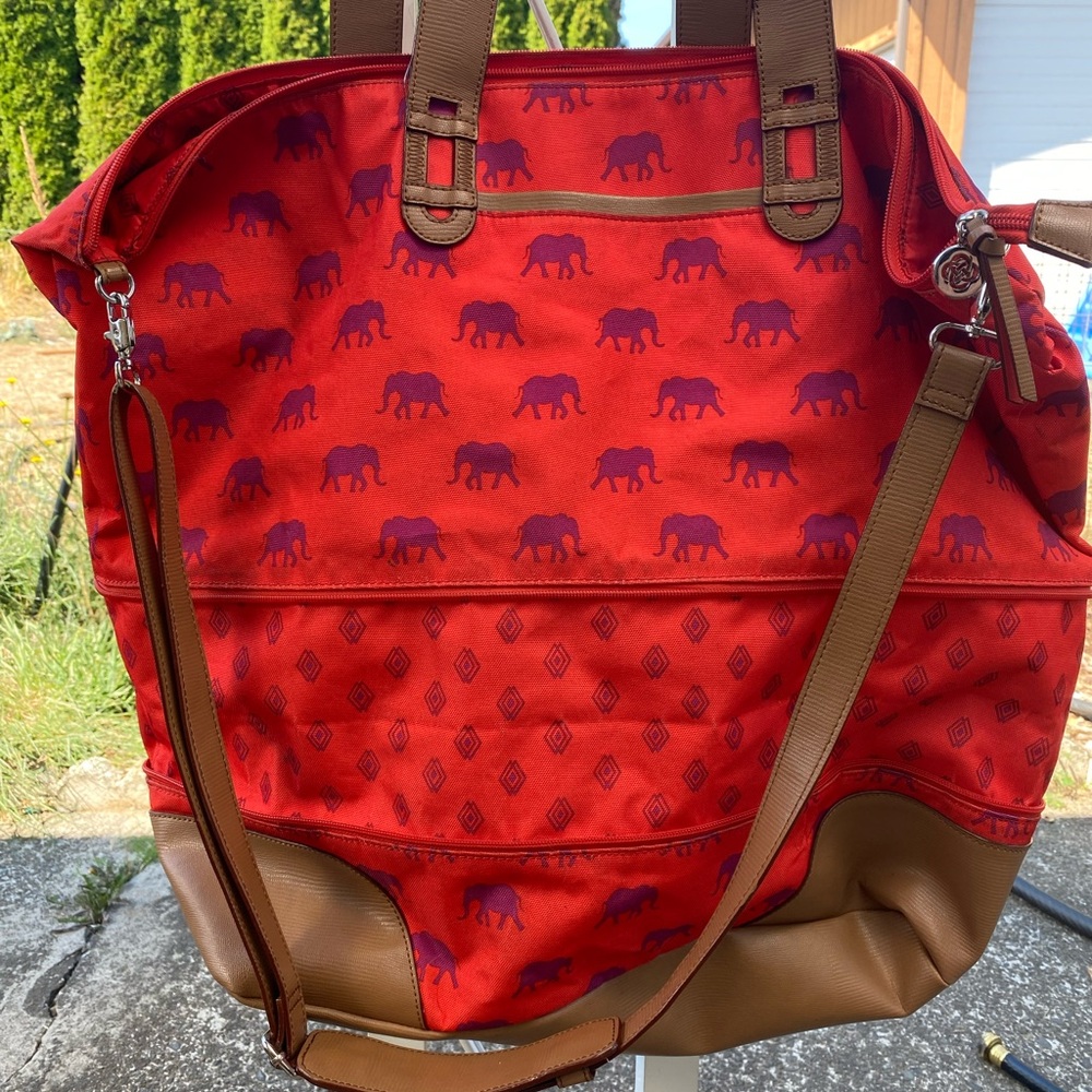 Stella & Dot Getaway Bag with Elephant Detail